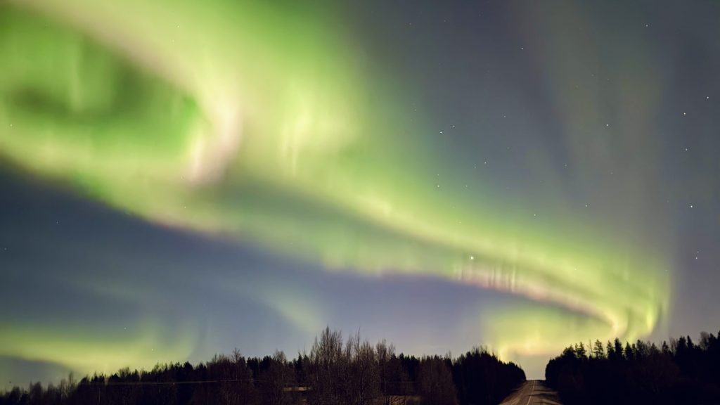 How long do northern lights last – timing your aurora